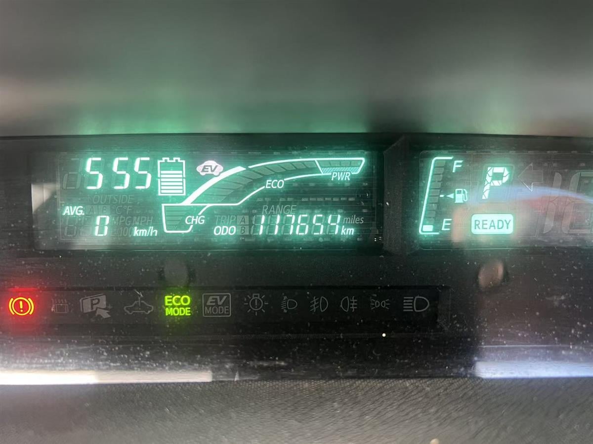 2013 Toyota Aqua G Hatchback Automatic, 5 seats, Silver, Hybrid, 1,496 cc, 117,654 km