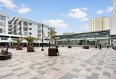 Overseas Vendor Must Sell – Double Grammar school zone (AGS & EGGS), 3 beds 2 baths apartment with 2 car parks, in the highly regarded King’s Square Apartments. 420/26 Remuera Road Newmarket, Auckland