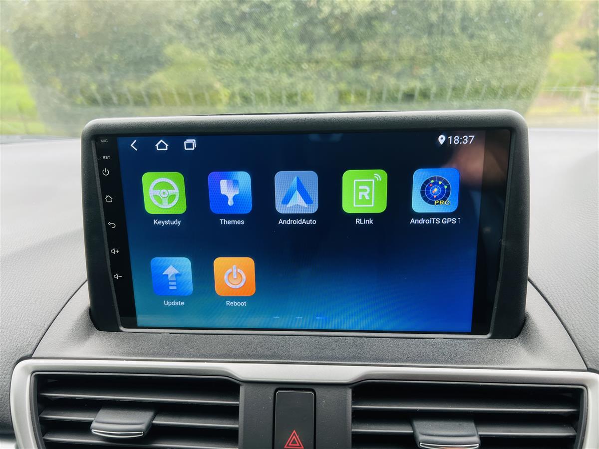 2018 Mazda Axela APPLE CAR PLAY 44000 KMS ONLY Hatchback Automatic, 5 seats, Petrol, 1,500 cc