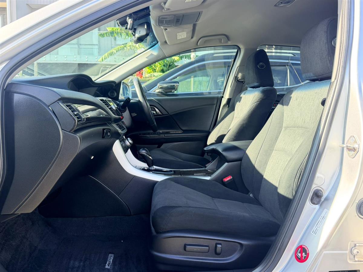 2014 Honda Accord HYBRID**Cruise Control**Factory Fitted Mags**Electric Seats** Sedan Automatic, Silver, 5 seats, Hybrid, 1,993 cc, 104,039 km