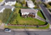 731m2 section, 3 beds 1 bath house with double garage, 5 Edgewood Way, Henderson, Auckland