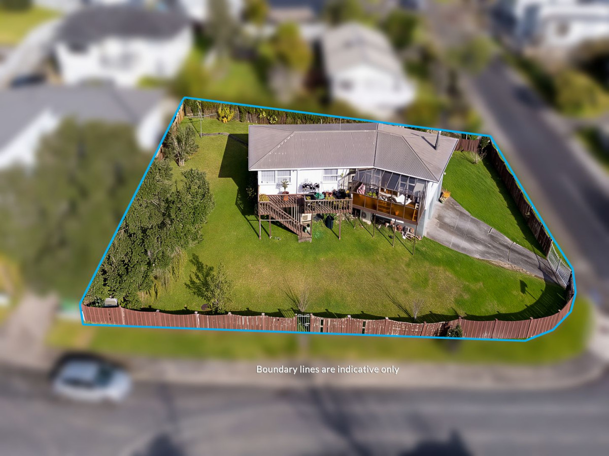 731m2 section, 3 beds 1 bath house with double garage, 5 Edgewood Way, Henderson, Auckland