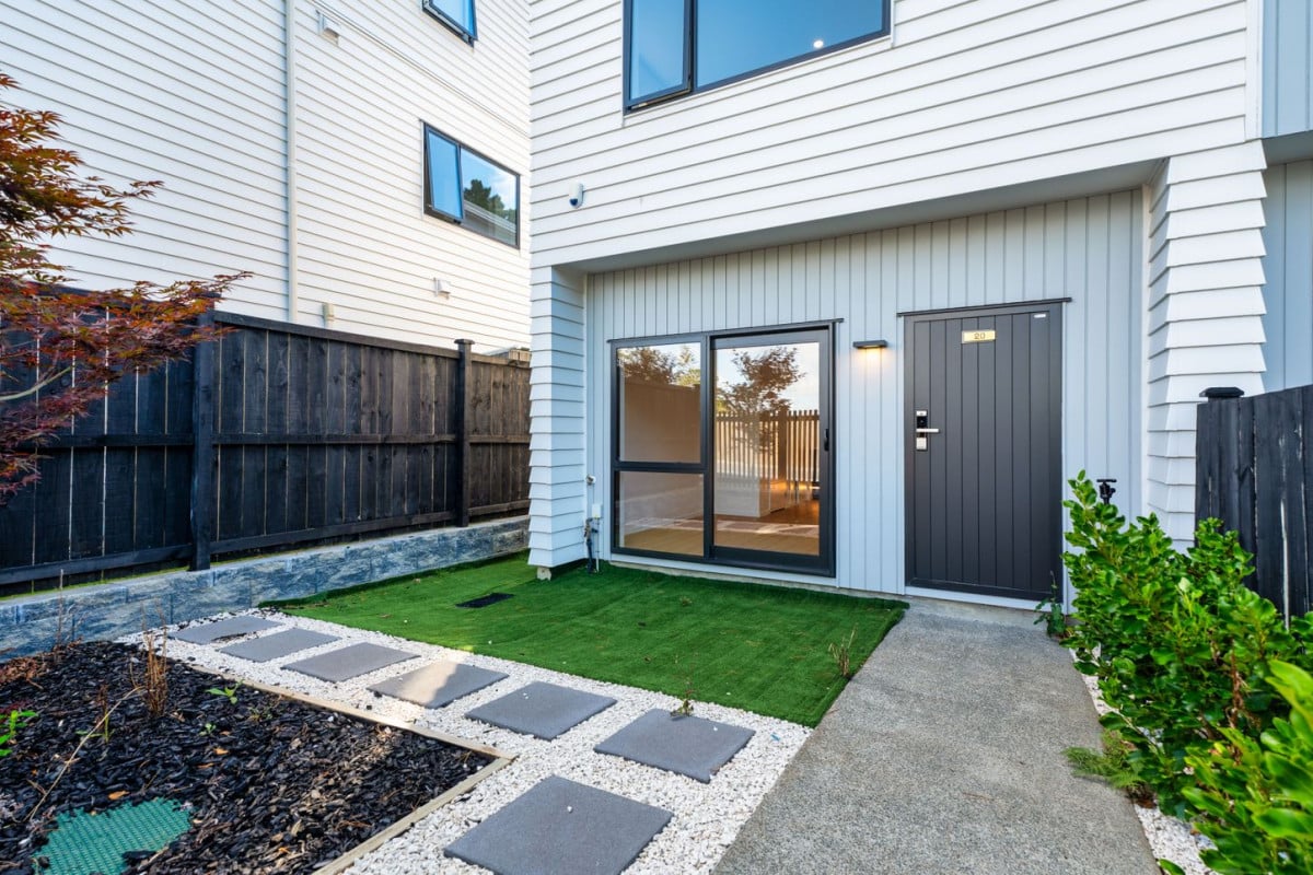 Water Views, Walk to Parks, Brandnew 3 beds 2.5 baths home with car park, 10&20/38 Fairlands Avenue, Waterview, Auckland