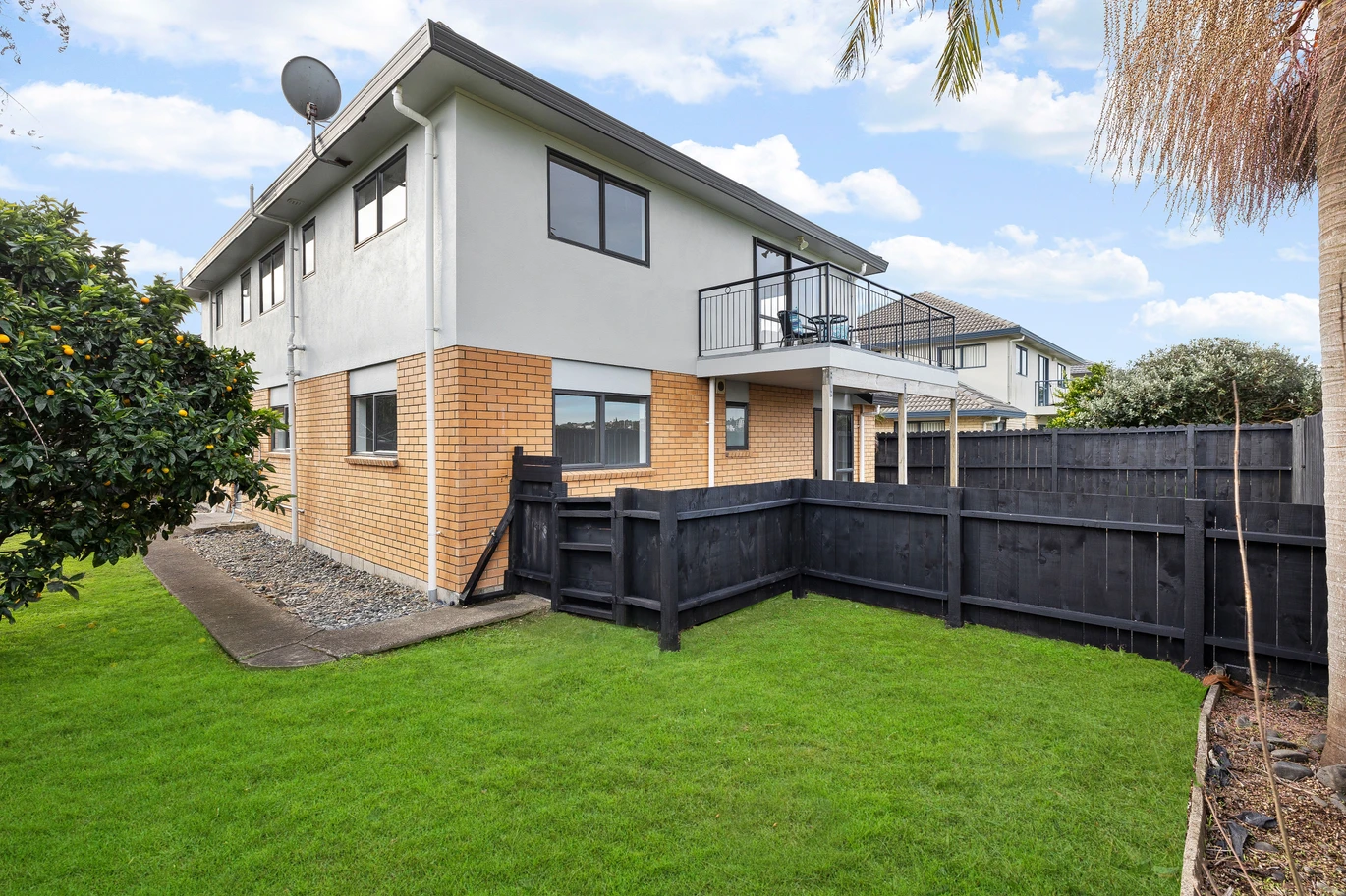 450m2 section, positioned right beside the legendary racecourse, 227m2 5 beds 3.5 baths (3 ensuites with one that doubles as both an ensuite and semi ensuite – see floorplan) with double garage, 58 Nacton Lane Avondale, Auckland