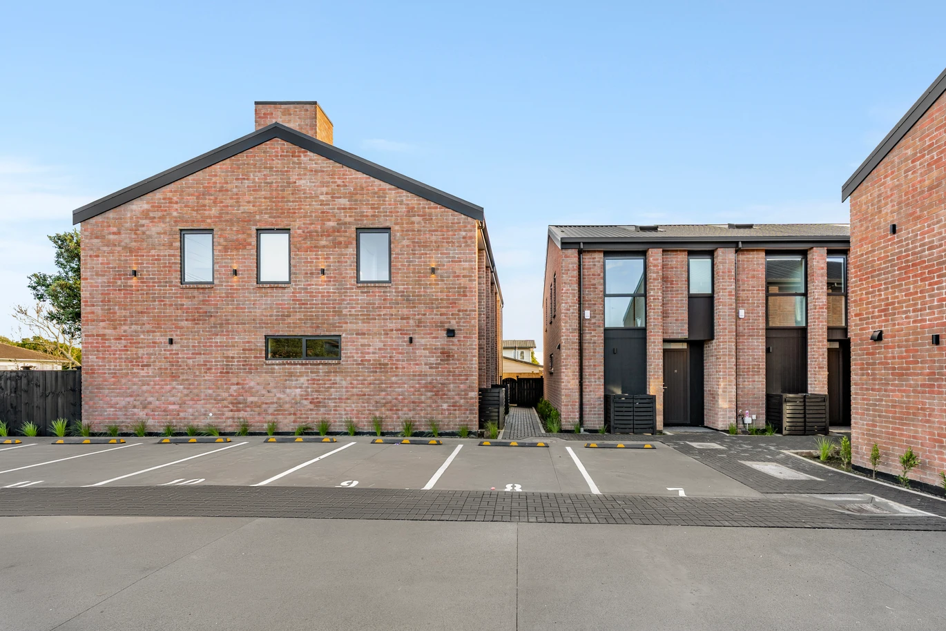 Brandnew Brick 3 beds or 4 beds 2 baths designer home with car park, titles issued, Lot 1-13/17&19 Matapouri Road Mangere Bridge, Auckland
