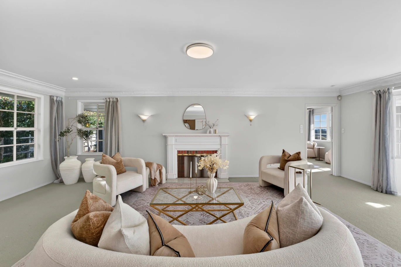 981m2 section, 404m2 character 5 beds 3 baths grand residence with triple garage, swimming pool, Beautifully landscaped gardens, 9 Worcester Road Meadowbank, Auckland