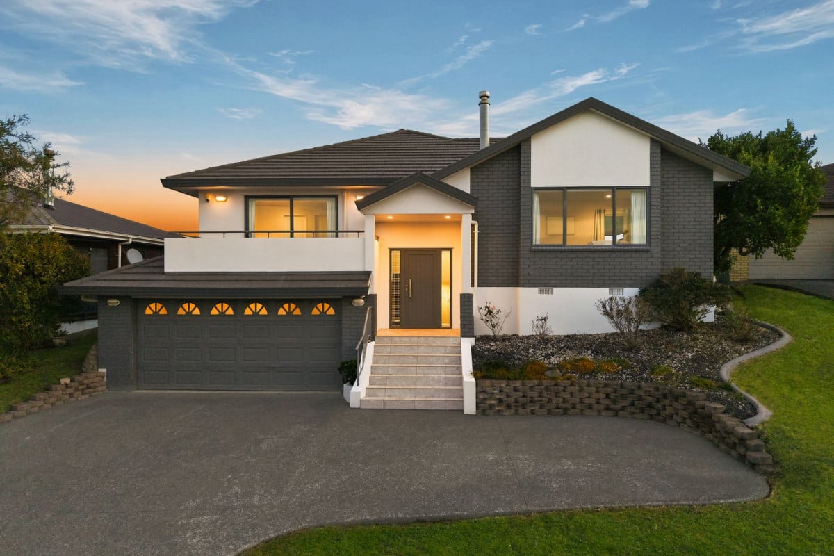 600m2 section, 228m2 Standalone 4 beds 2 baths house with double garage, 22 Tirohunga Drive, Henderson, Auckland