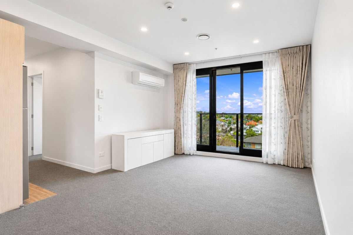 Double grammar school zone ( Mt Albert Grammar and Epsom Girls Grammar), 57m2 Freehold 2 beds 1 bath apartment, 512/428 Dominion Road, Mount Eden, Auckland