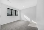 2 kitchens, 6 beds (2 ensuites) 4.5 baths house with garage and 1 bed granny, 65 Rashni Road Flat Bush, Auckland
