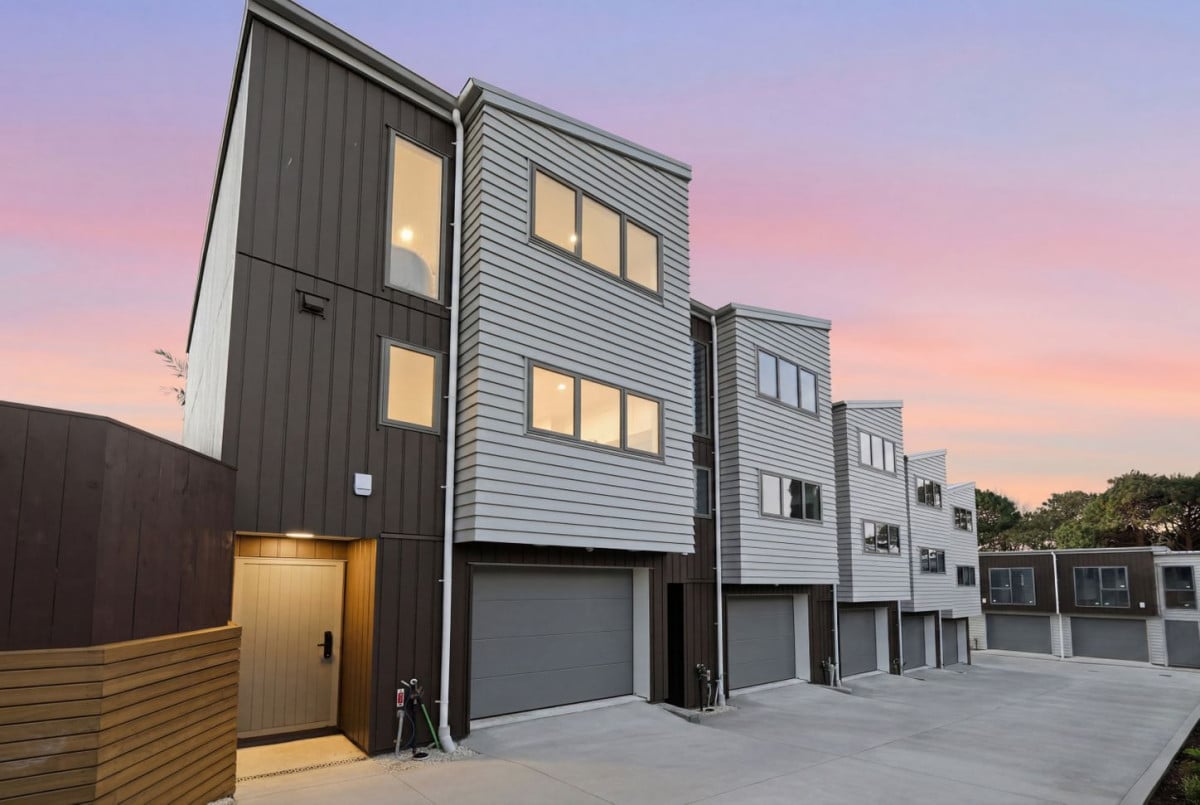 Elevated Living | Sky Tower Views | Westlake Zone, Brandnew freehold 3 beds 3.5 baths home with garage, 72B Sycamore Drive, Sunnynook, Auckland