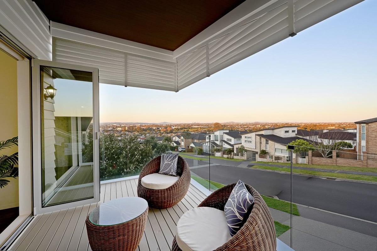 621m2 section, 2 kitchens, 334m2 5 beds ( 2 ensuites, Two additional semi-ensuite) 4 baths house with double garage, 2 ensuites ground floor, 9 Platinum Rise, Ranui, Auckland