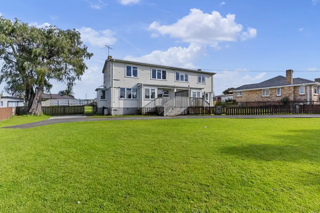 1621m2 section, One title. Two homes (2 x 3 beds 1 bath home), 33 Forbes Road, Favona, Auckland