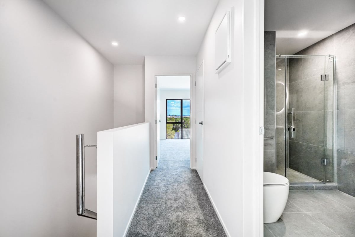 Water Views, Walk to Parks, Brandnew 3 beds 2.5 baths home with car park, 10&20/38 Fairlands Avenue, Waterview, Auckland