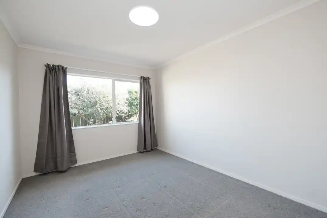 For rent, 3 beds 2 baths house with double garage, Available from 9th July, 2/6 Keenagh Rise, Dannemora, Auckland