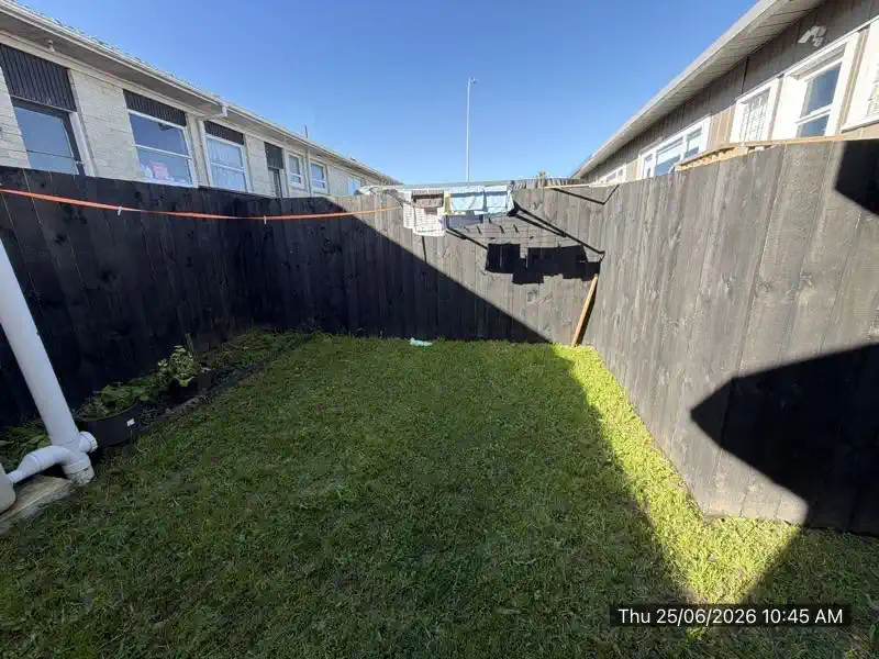 For rent, 3 beds 2 baths home, Available on 27th July, 2/5 Browns Road, Manurewa, Auckland