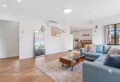 120m2 Brick and tile 3 beds 1 bath house with garage, 2/16 Ultima Place, Clover Park, Auckland