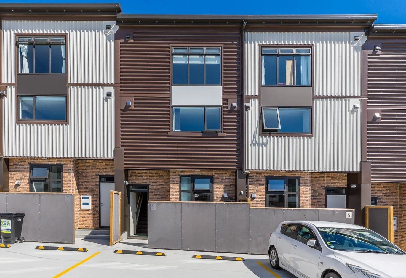 Double Grammar school zone, Home and income, 2 beds + office/ shop space 2.5 baths home with 2 car parks, One title, two addresses: 5/150 Symonds Street & 5/1 Glenside Crescent, Dual-access design with separate residential and commercial entrances, Ground-floor commercial space (approx. 40sqm) with street frontage, zoned for Auckland Grammar and Auckland Girls Grammar school, 5/1 Glenside Crescent Eden Terrace, Auckland