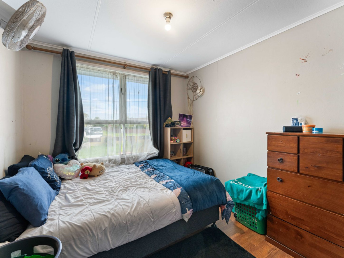 847m2 section, 3 beds 1 bath house with standalone garage, the owners have simply outgrown the home with a large and growing family, 39 Blake Road, Mangere East, Auckland