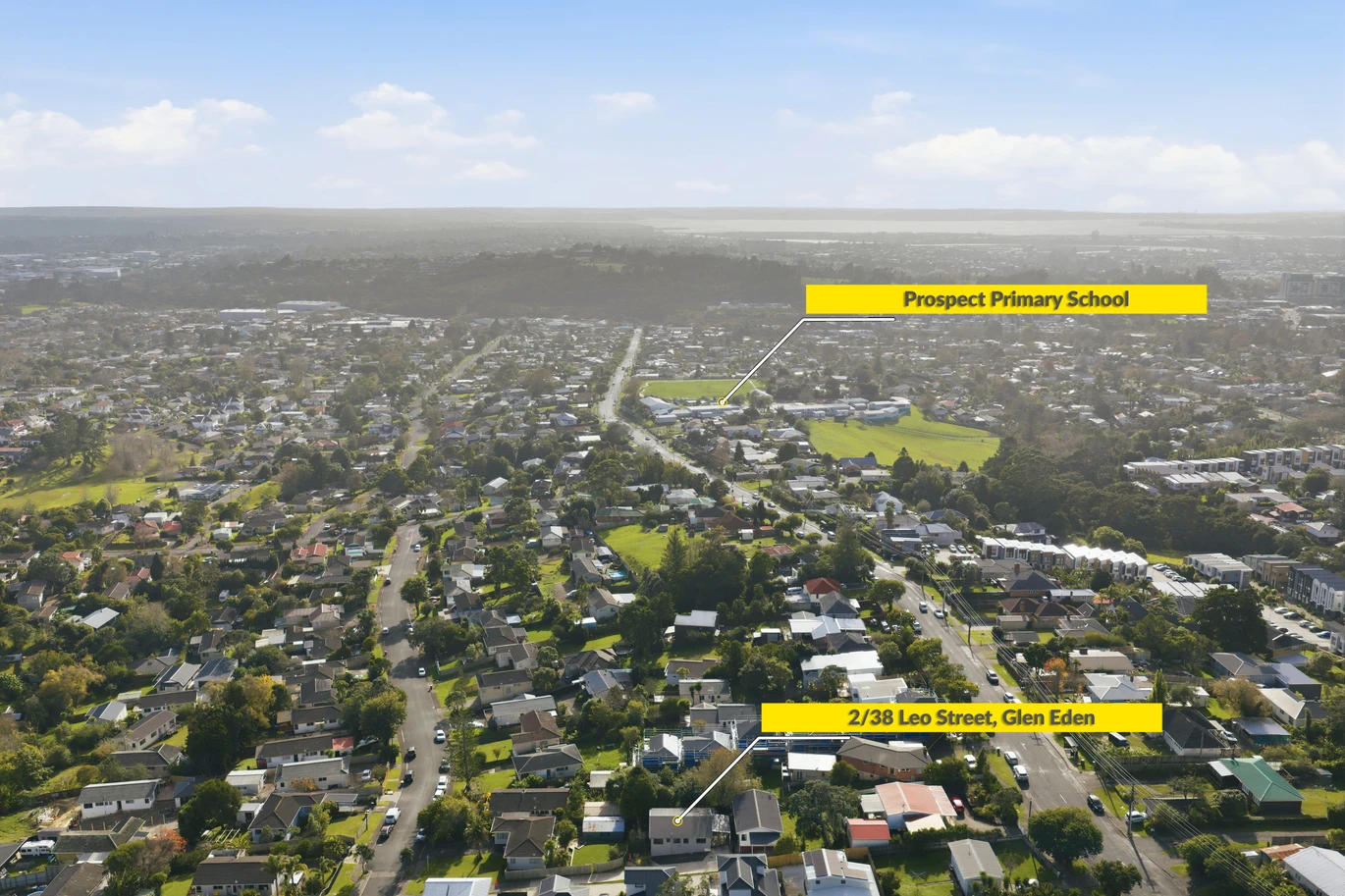 Green Bay High school zone, Renovated 3 beds 1 bath house with carport, ALL CONJUNCTIONALS WELCOME, so agents, bring your buyers, 2/38 Leo Street Glen Eden, Auckland
