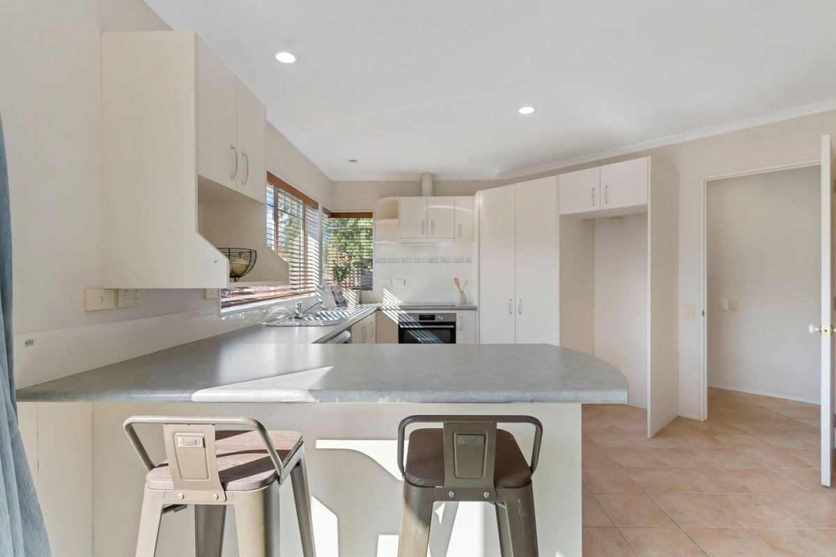 Selling to Settle in Australia, 514m2 section, Brick and tile 3 beds 1 bath house with double garage, 13 Montilla Place, Manurewa, Auckland