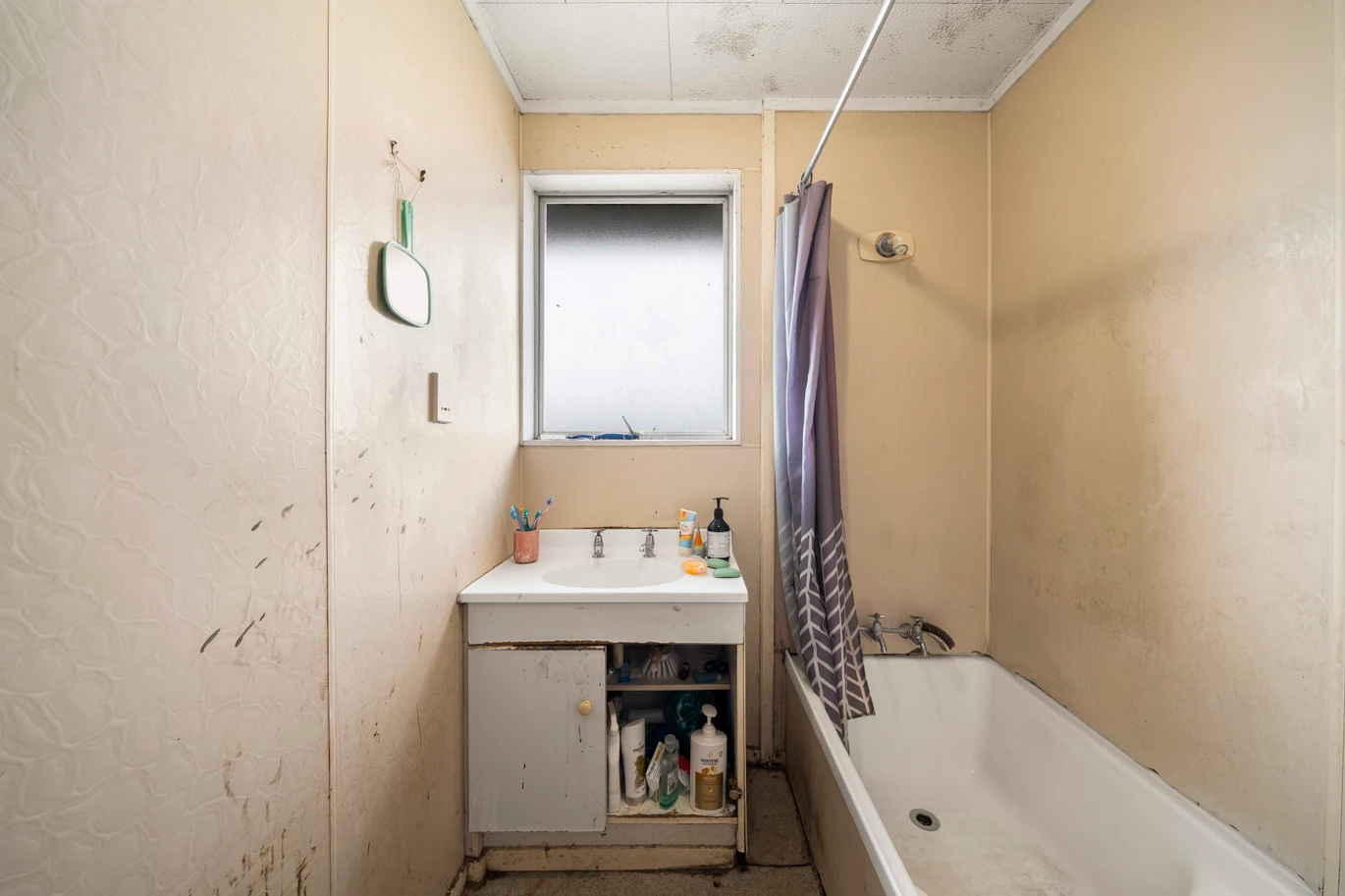 Once for over 40 years, 821m2 section, 3 beds 1 bath house, 42 Beach Road Te Atatu, Auckland