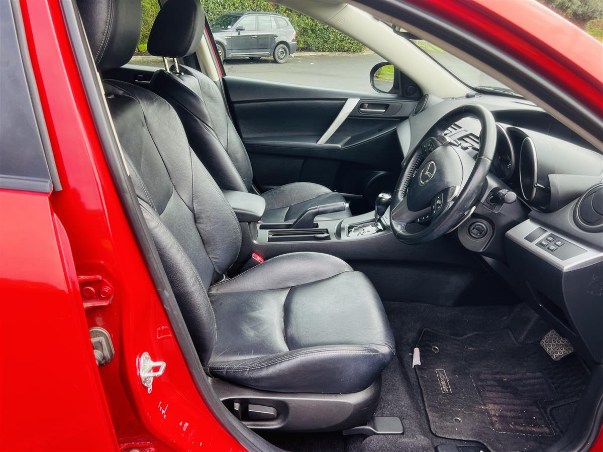 2012 Mazda Axela 2.0S LEATHER INTERIOR CRUISE CONTROL Hatchback Automatic. 5 seats, Petrol, 2,000 cc, 101,830 km