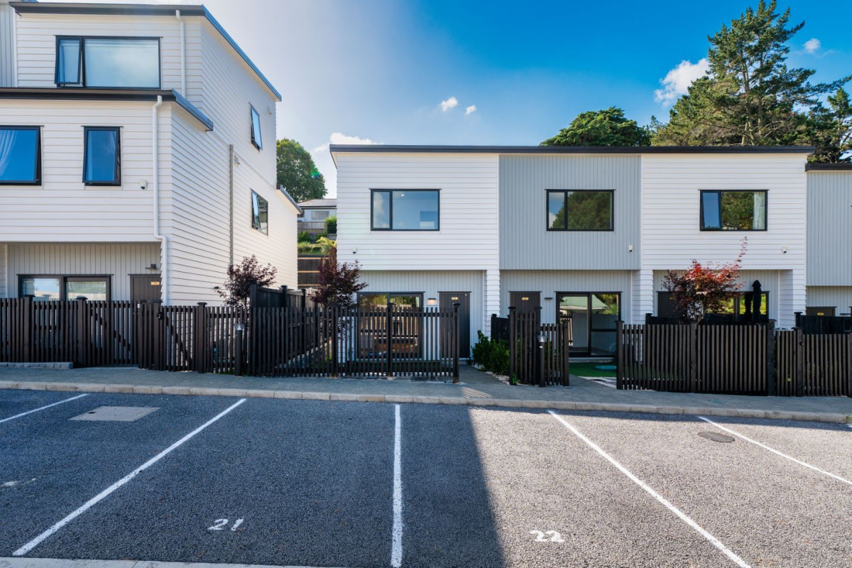 Water Views, Walk to Parks, Brandnew 3 beds 2.5 baths home with car park, 10&20/38 Fairlands Avenue, Waterview, Auckland