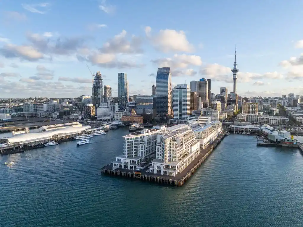 MORTGAGEE SALE, 106m2 Lease hold 2 beds (1 ensuite) 2 baths 1 car park apartment, in the Princess Wharf Shed 20 apartment complex, zoned for Auckland Girls’ Grammar School,60/139 Quay Street, City Centre, Auckland
