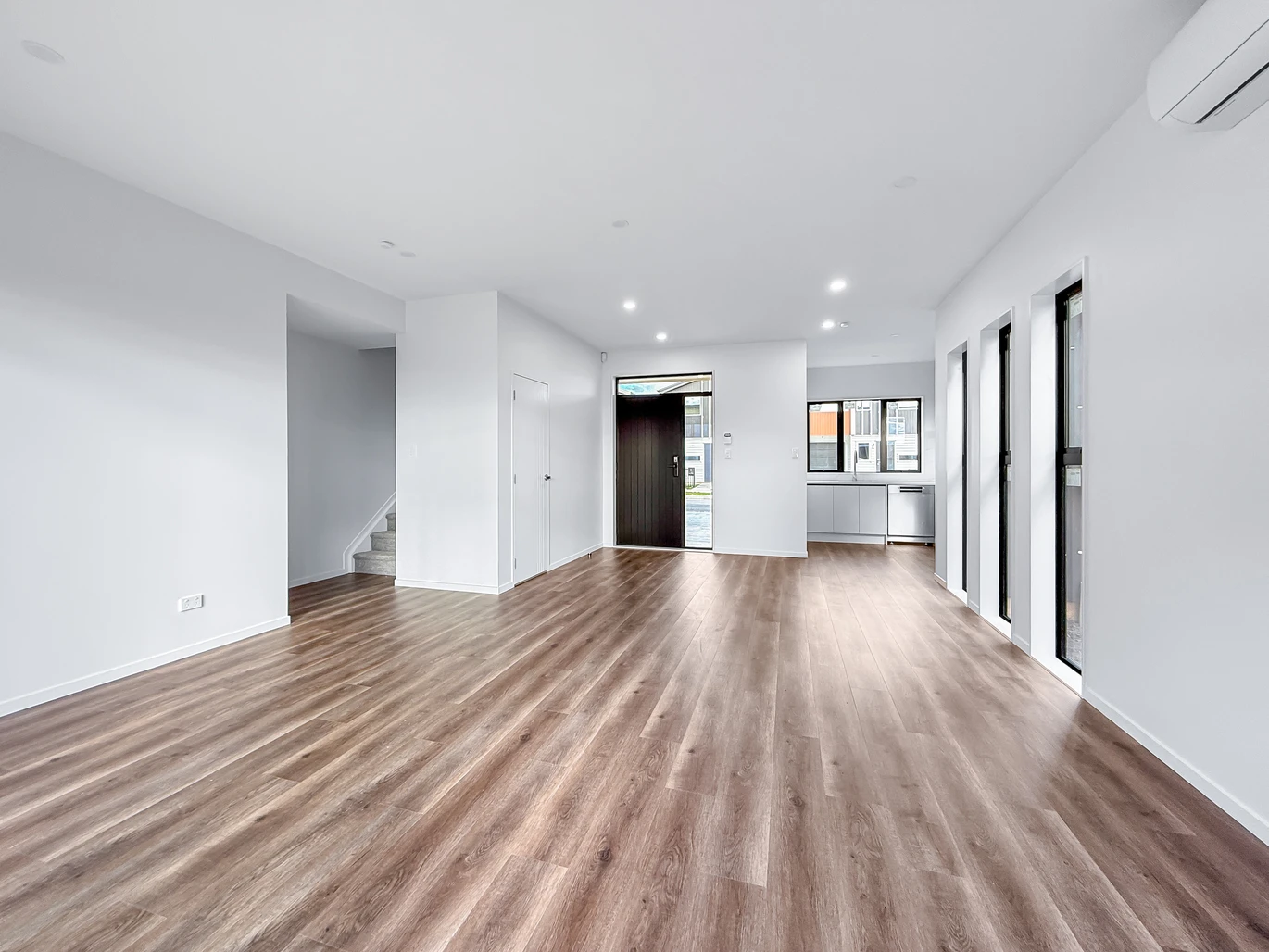 Brandnew, 139.7m2; Floor, 3 beds, 2.5 bathrooms, a dedicated study room, an internal garage, & additional off-street parking. 5 Longview Oak Lane Papakura, Auckland