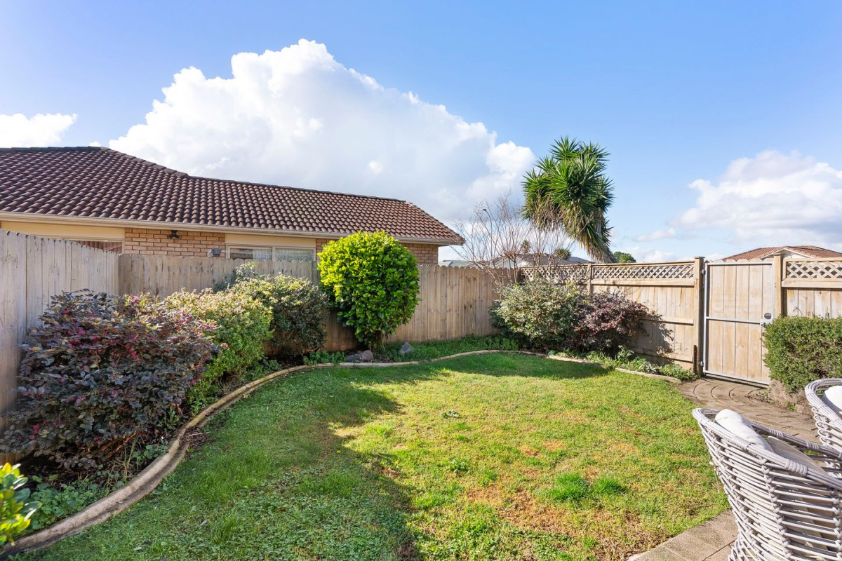 Selling to Settle in Australia, 514m2 section, Brick and tile 3 beds 1 bath house with double garage, 13 Montilla Place, Manurewa, Auckland