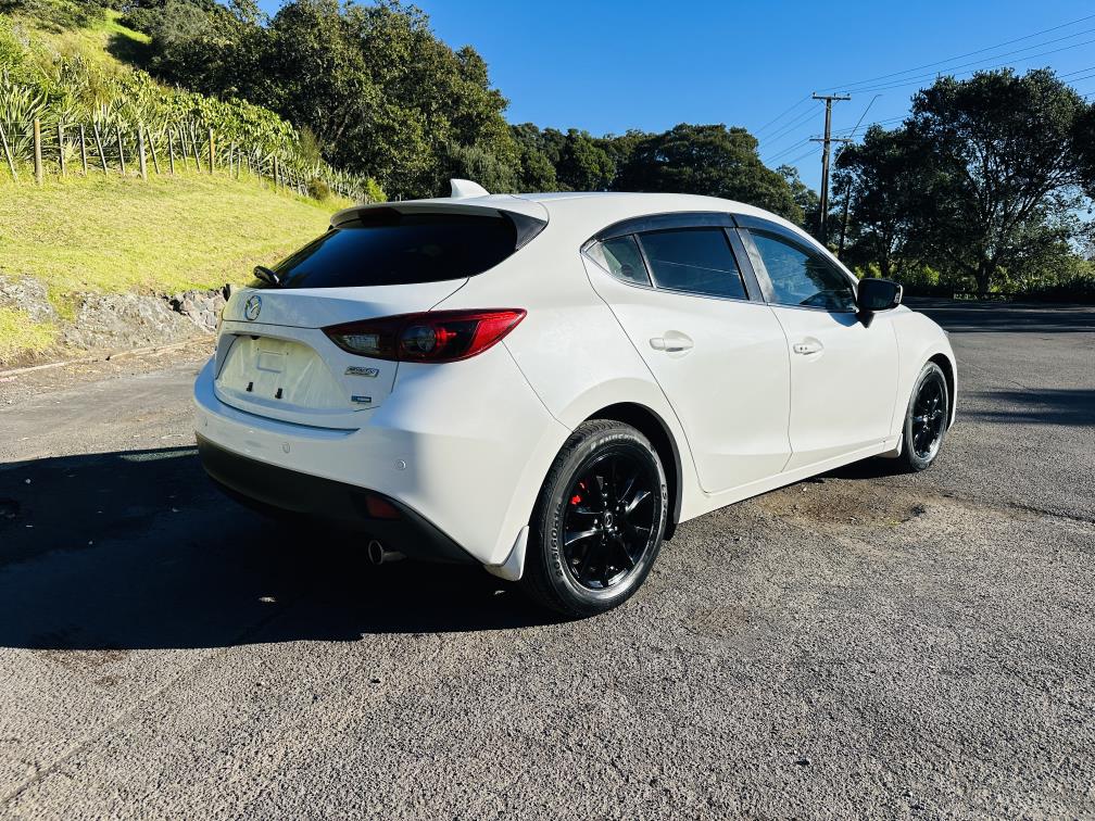 2014 Mazda Axela SPORTS !! HIGH SPEC !! Hatchback Tiptronic, 5 seats, New Import, Petrol, 1,500 cc, 31,843 km