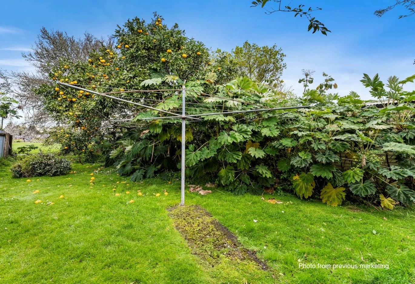 Must sell, Urgent Sell, Next to Ranui Domain, 3 bebs 1 bath house, Flat 905m² THAB Site with RC Approved, The vendor’s instructions are crystal clear: this property must go immediately, 498 Swanson Road Ranui, Auckland