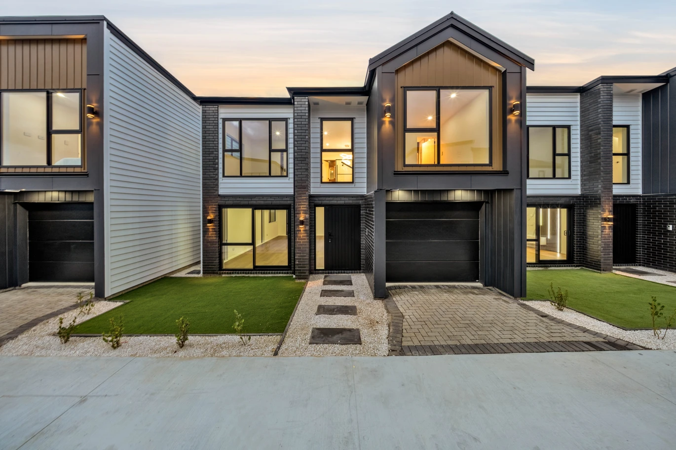 Brandnew standalone 4 beds 2.5 baths home with garage, 4/106 Edgewater Drive Pakuranga, Auckland