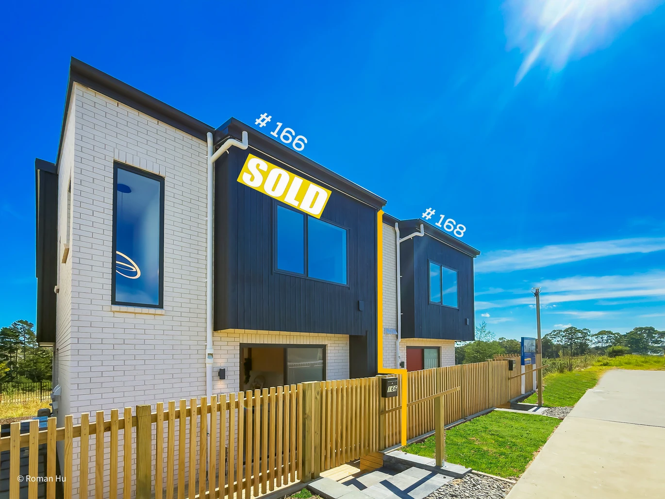 Urgent Sell! Westgate Duplex Move In Now, 3 beds 2.5 baths home with car park, The Vendor is very motivated, 168 Kerepi Street Westgate, Auckland