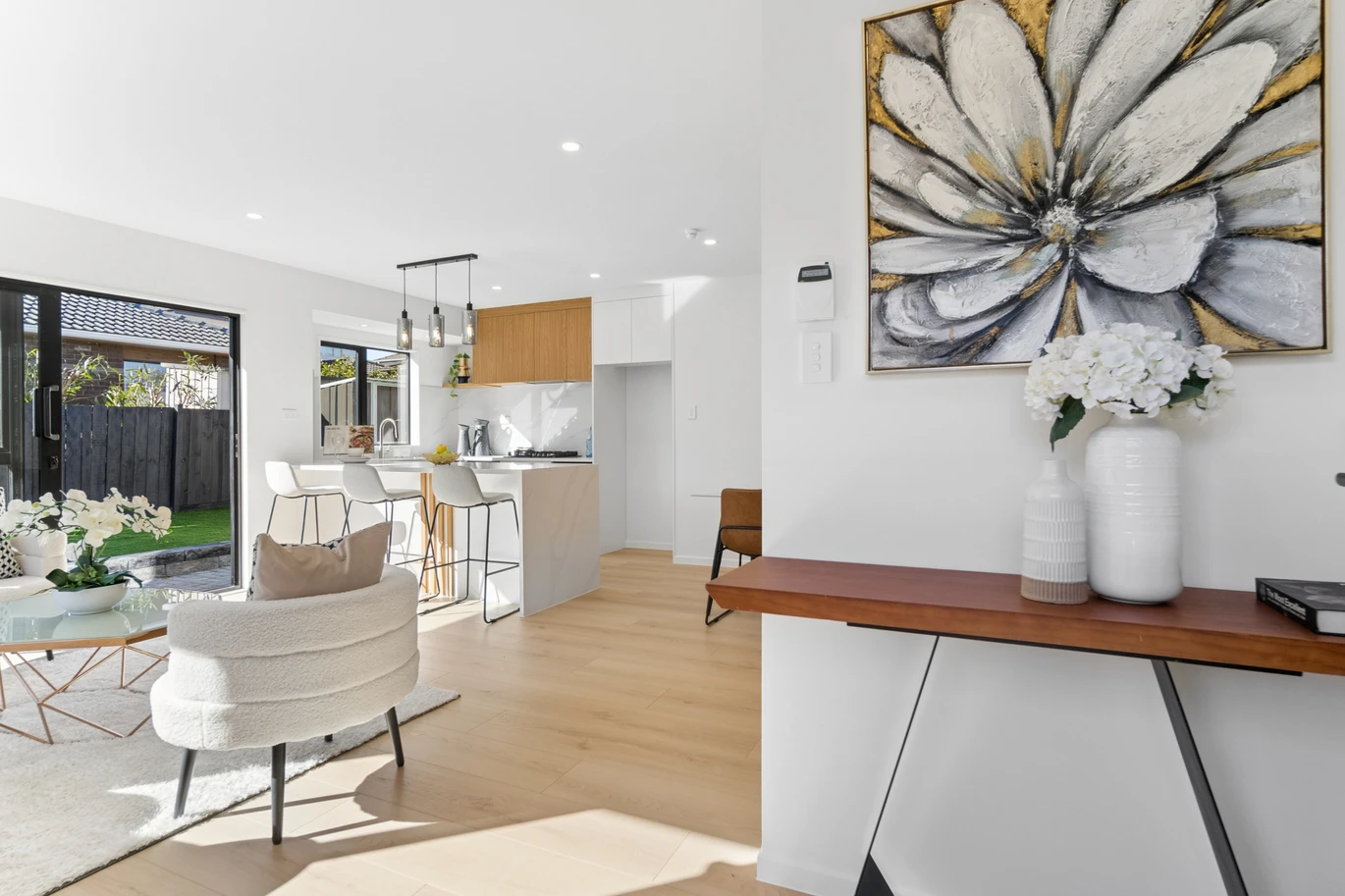 Standalone Brick and tile 2 beds 1 bath home with garage, 3/43 Alverston Street Waterview, Auckland