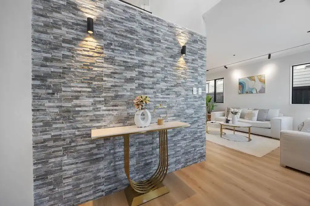 2 kitchens, 6 beds (4 ensuites) 5.5 baths house with double garage and 2 beds granny, 39 Park Green Avenue, Karaka, Auckland
