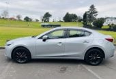 2018 Mazda Axela APPLE CAR PLAY 44000 KMS ONLY Hatchback Automatic, 5 seats, Petrol, 1,500 cc