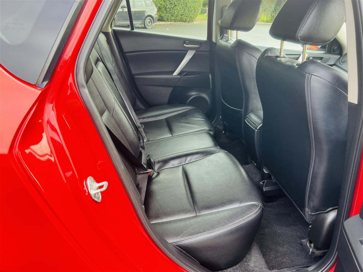 2012 Mazda Axela 2.0S LEATHER INTERIOR CRUISE CONTROL Hatchback Automatic. 5 seats, Petrol, 2,000 cc, 101,830 km