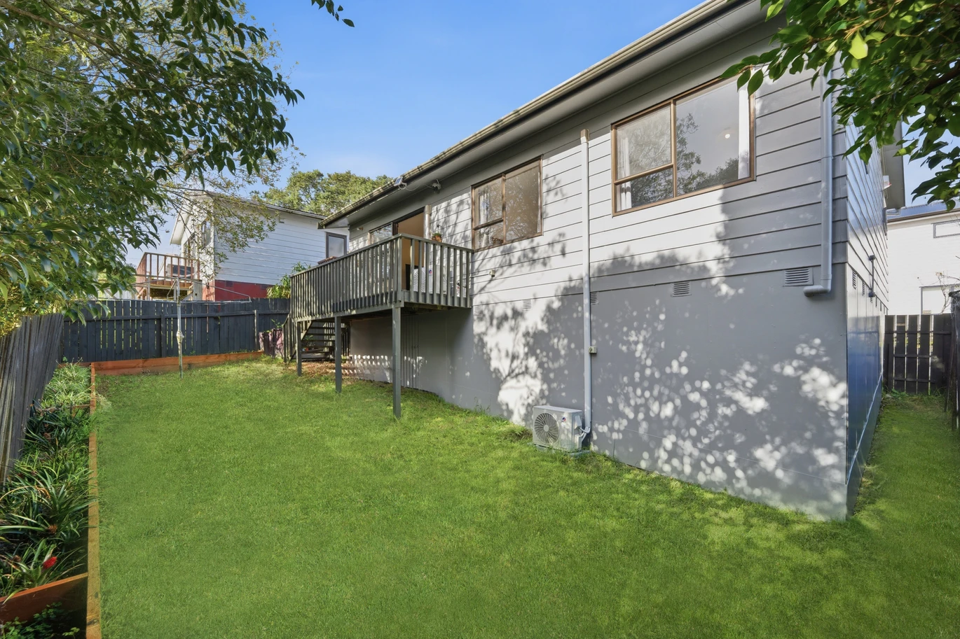 Green Bay High school zone, Renovated 3 beds 1 bath house with carport, ALL CONJUNCTIONALS WELCOME, so agents, bring your buyers, 2/38 Leo Street Glen Eden, Auckland