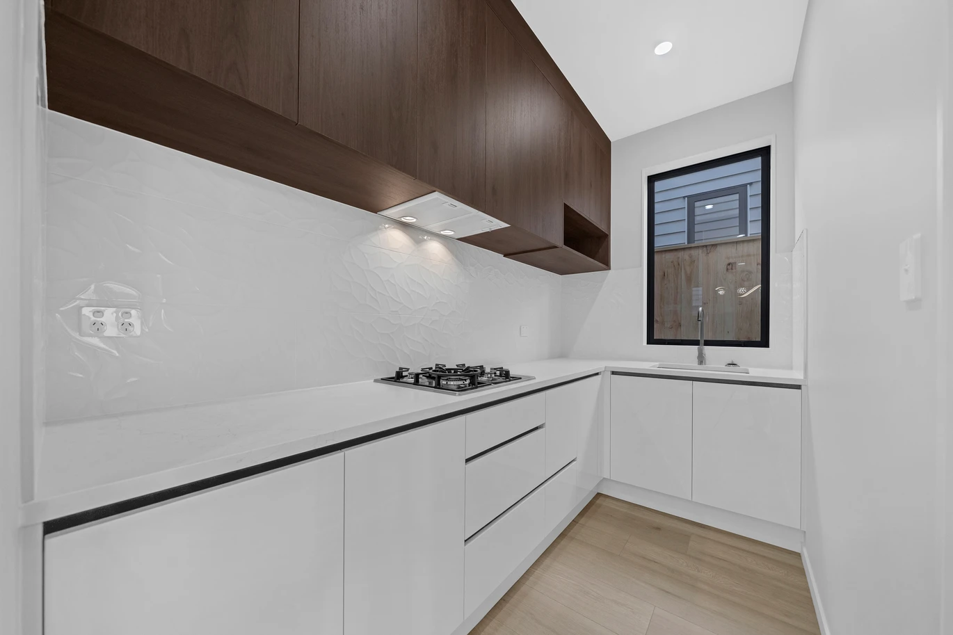 2 kitchens, 6 beds (2 ensuites) 4.5 baths house with garage and 1 bed granny, 65 Rashni Road Flat Bush, Auckland