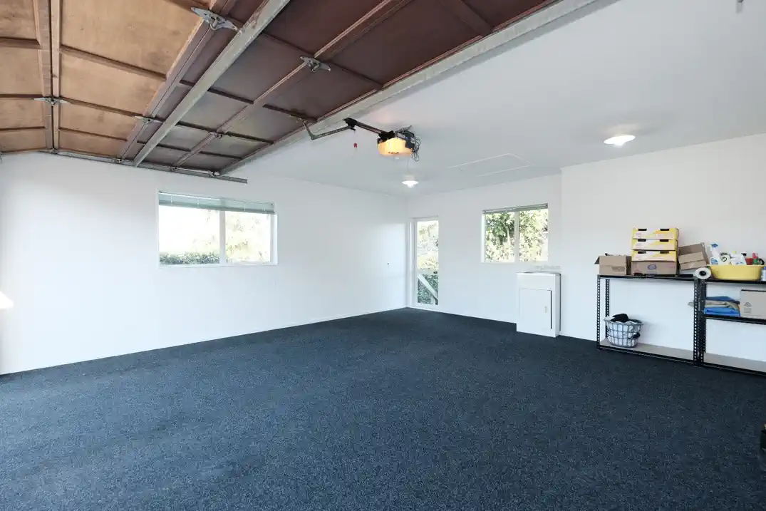 For rent, 3 beds 2 baths house with double garage, Available from 9th July, 2/6 Keenagh Rise, Dannemora, Auckland