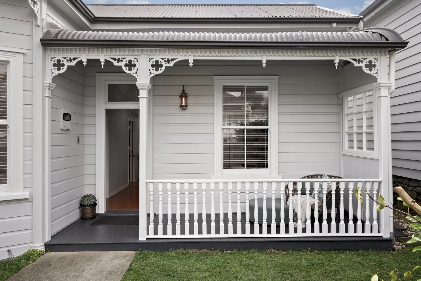Double Grammar school zone (AGS/MAGS), 4 beds (1 ensuite) 2.5 baths house, character, comfort and convenience. 3 Leamington Road Mount Eden, Auckland