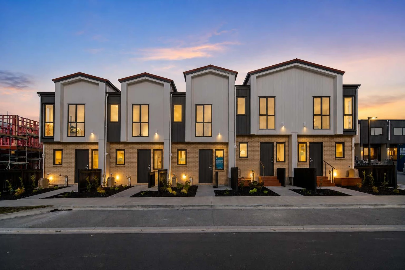 Freehold 3 beds 1.5 baths townhouse, 16 Papatahi Lane Flat Bush, Auckland