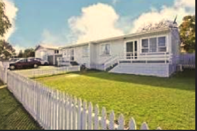 For rent, No smoking. 2 beds 1 bath unit with a covered carport, available 13th August, 3/16 Halsey Road, Manurewa