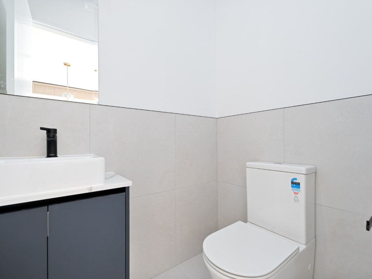 For rent, Brandnew 4 beds 2.5 baths house with garage, available now, 6 Dorset Down Drive, Karaka, Auckland
