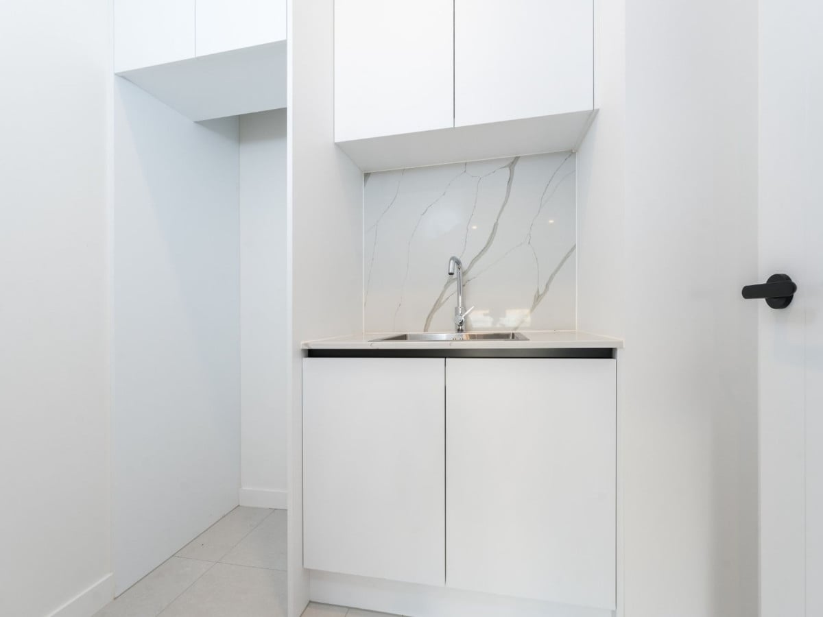 For rent, Brandnew 4 beds 2.5 baths house with garage, available now, 6 Dorset Down Drive, Karaka, Auckland