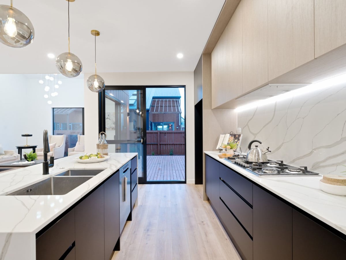 For rent, Brandnew 4 beds 2.5 baths house with garage, available now, 6 Dorset Down Drive, Karaka, Auckland