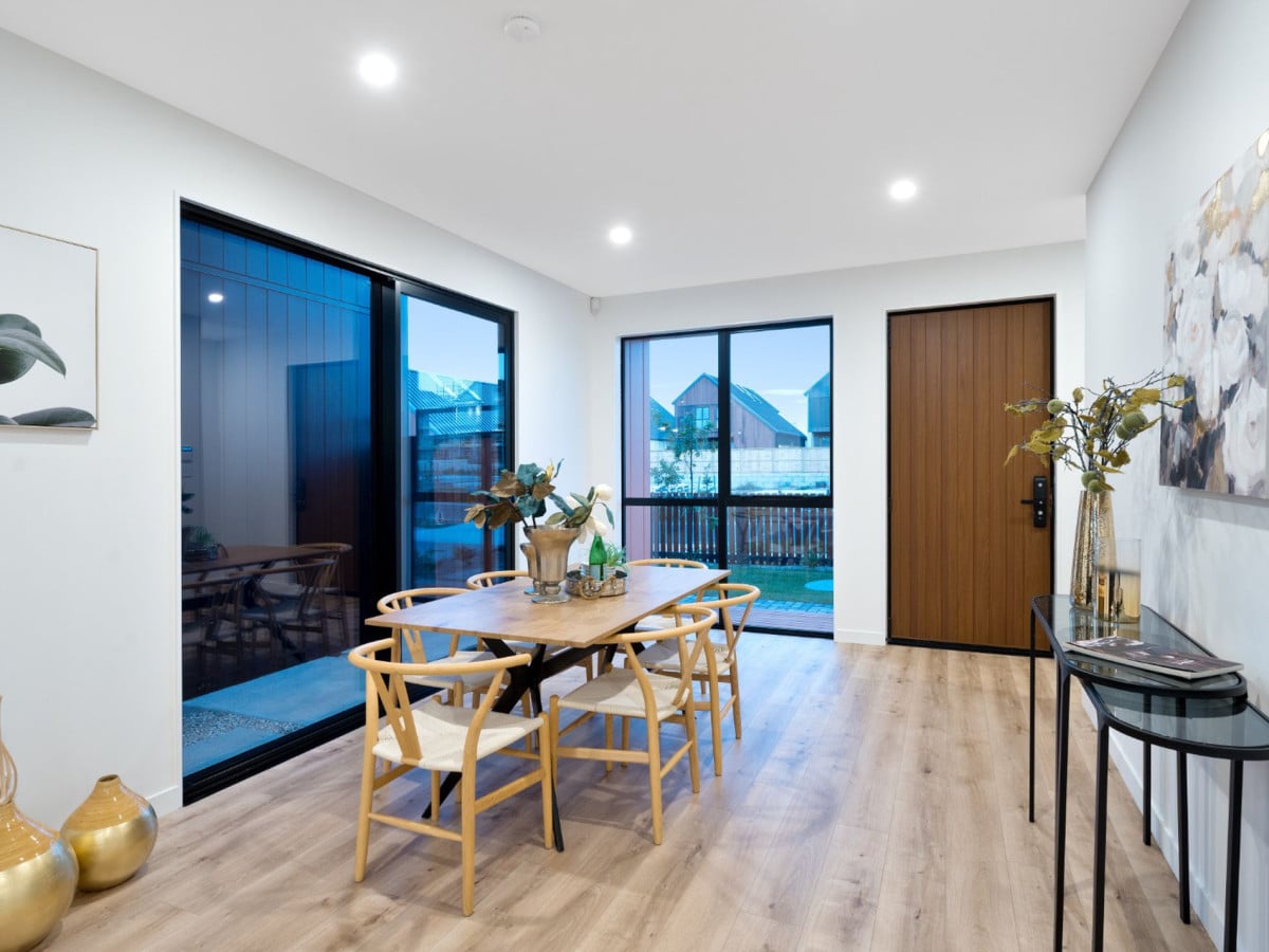 For rent, Brandnew 4 beds 2.5 baths house with garage, available now, 6 Dorset Down Drive, Karaka, Auckland