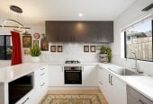 Standalone 3 beds 2.5 baths home with garage, 14E Kelwyn Road, Kelston, Auckland