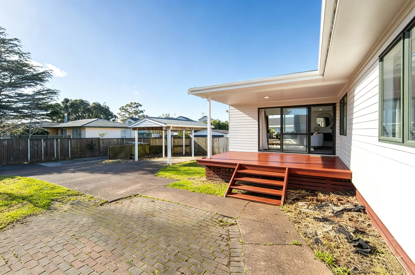 424m2 section, Renovated 3 beds 1 bath house with carport, 20A Glynnbrooke Street Te Atatu South, Auckland